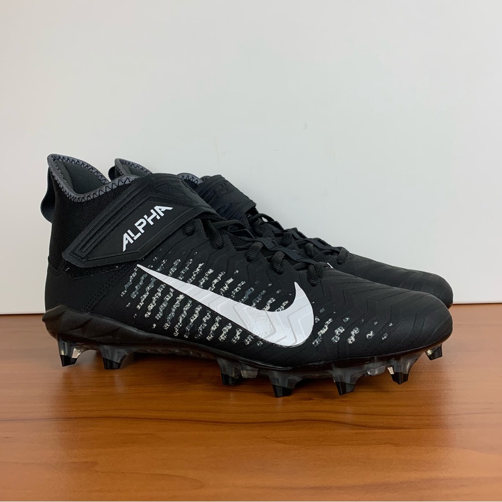 Nike Alpha Menace Pro 2 Mid Football Cleats